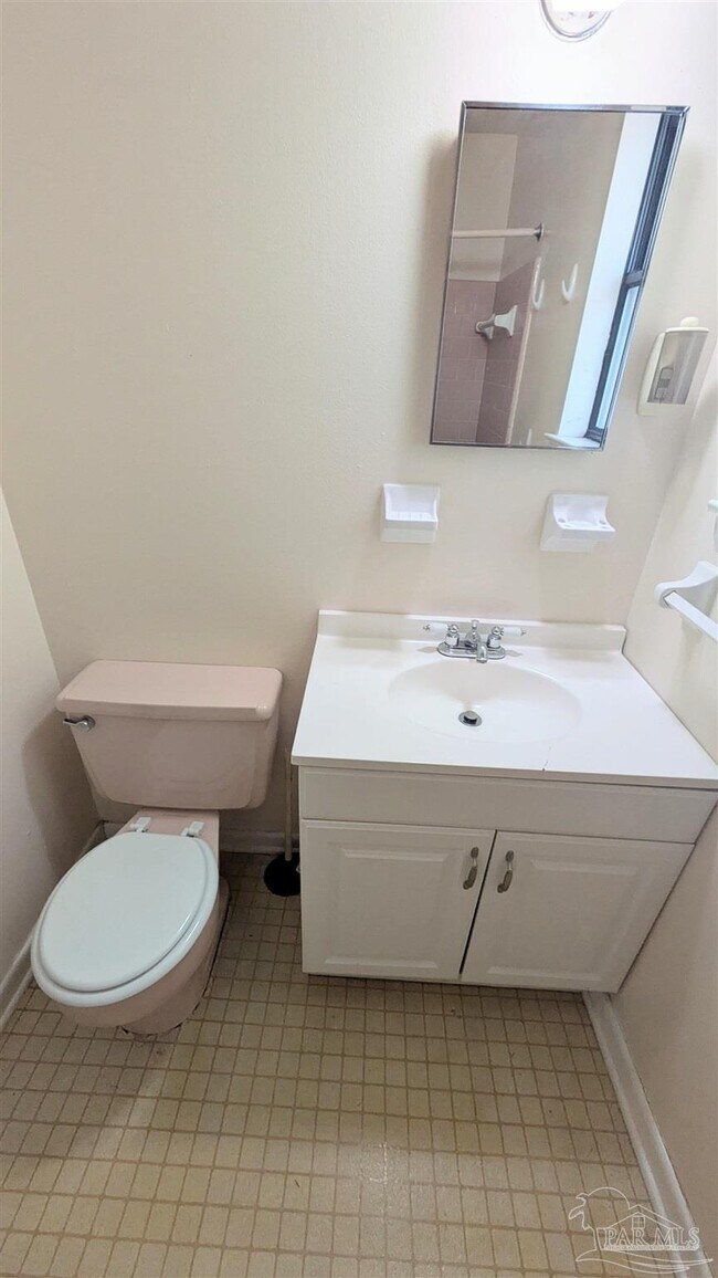 Building Photo - 1025 Revere Dr