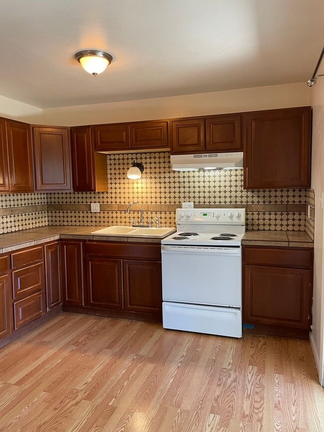 Building Photo - STUDENTS WELCOME! 3 Bed 1.5 Bath Home in great location West Ft Collins w/ Garage and Fenced Yard