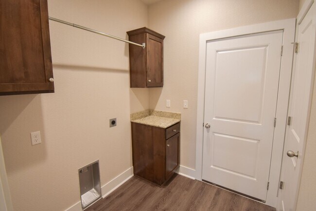 Building Photo - NOW LEASING