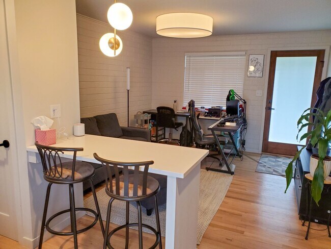 Building Photo - Remington1705 (KC-JF-NB)