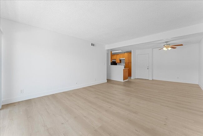 Building Photo - 18620 Hatteras St