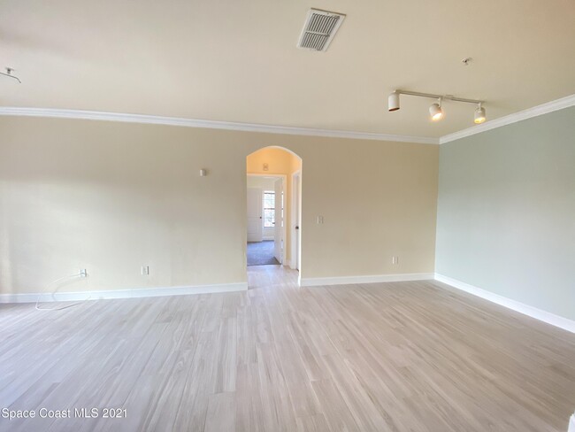 Building Photo - 6421 Borasco Dr