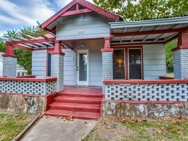 Building Photo - 609 E Monterey St