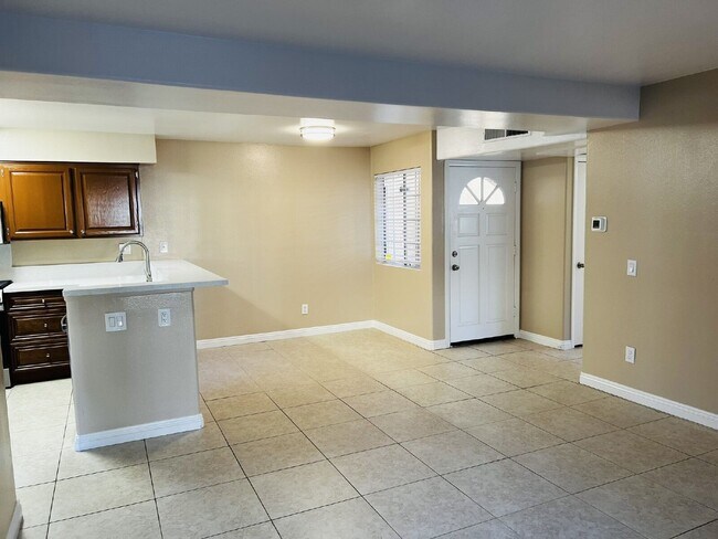 Building Photo - 6991 Ballena Way
