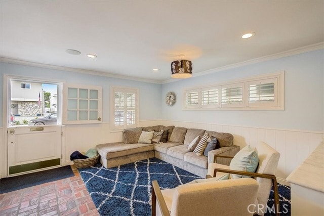 Building Photo - 2128 Miramar Dr