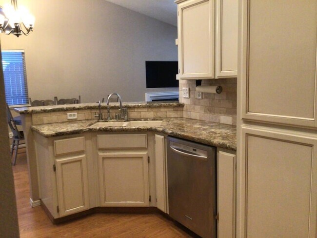 Building Photo - 1555 Morgan Dr