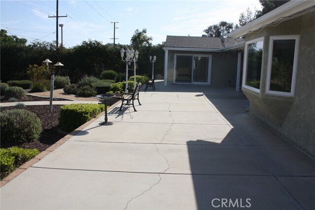 Building Photo - 16540 Wagon Wheel Dr