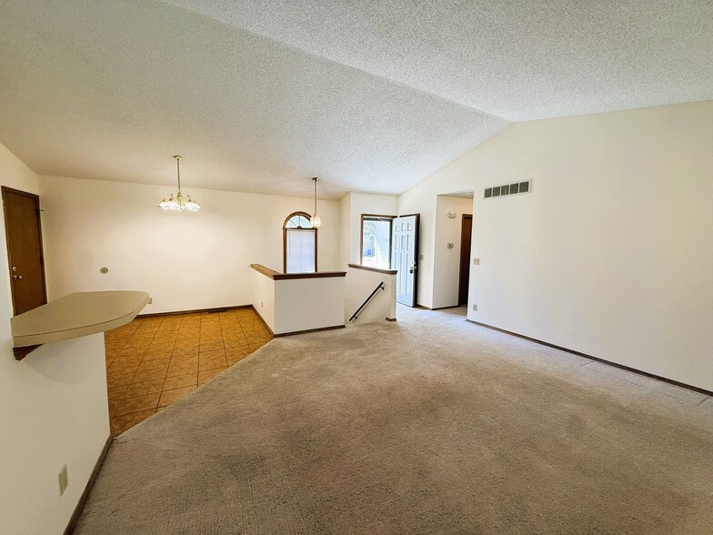 Building Photo - 13932 Lockmoor Cir