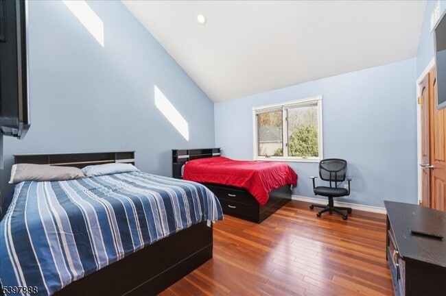 Building Photo - 1605 Justin Pl