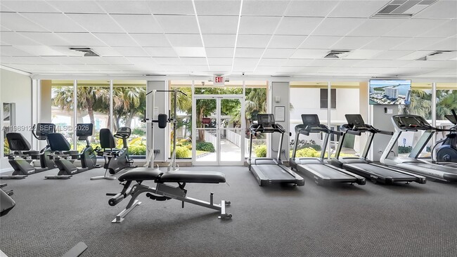 Building Photo - 300 Bayview Dr