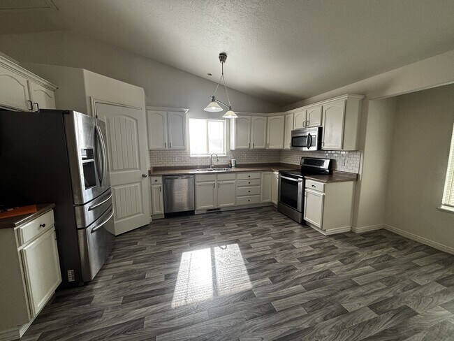 Building Photo - 4815 Levi Ln