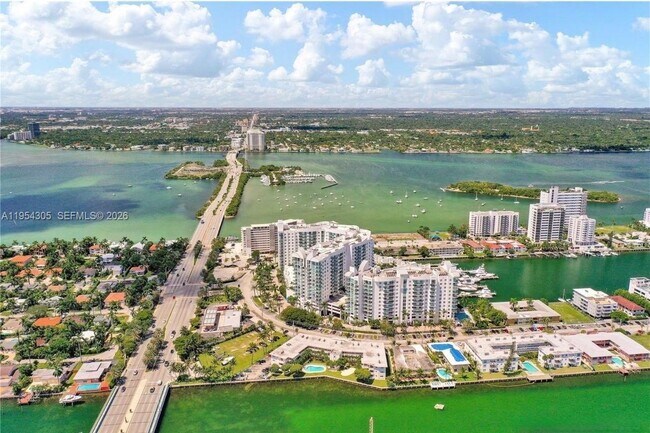 Building Photo - 7900 Harbor Island Dr