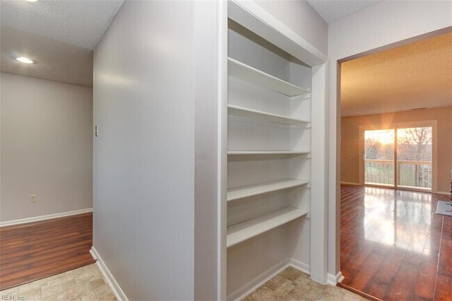 Building Photo - 3764 Chimney Creek Dr