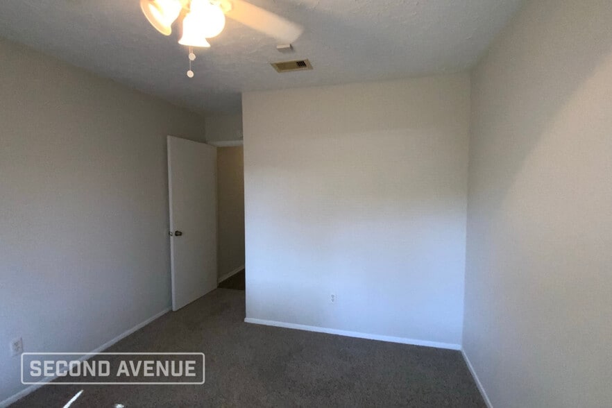 Building Photo - 15907 Wingdale Dr