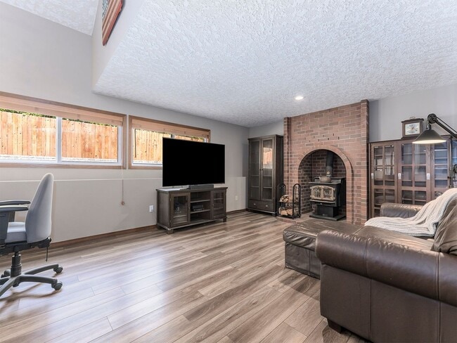 Building Photo - 11811 SE Koala Dr