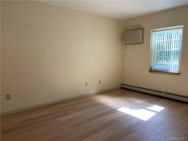 Building Photo - 25 Lexington Hills Rd