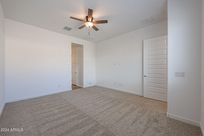 Building Photo - 7606 W Jackrabbit Ln