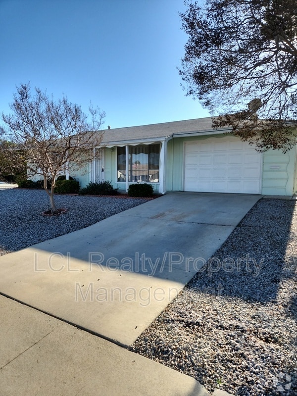 Building Photo - 26787 Oakmont Dr