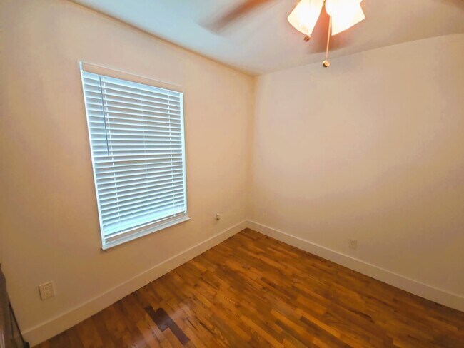 Building Photo - 3603 E Lockwood Dr