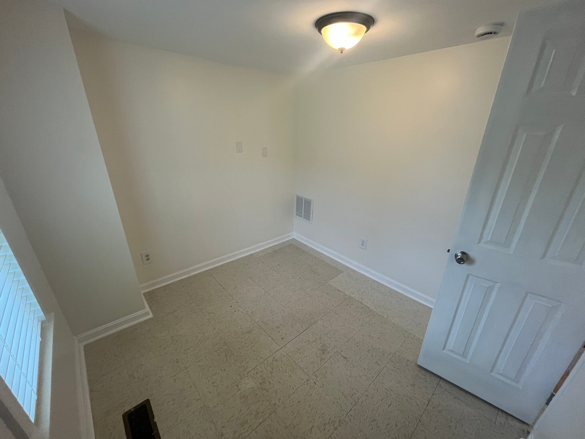 Bed Rm 2 - 328 Tyrone St