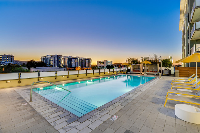 Redwood City views from pool deck - The Marston by Windsor