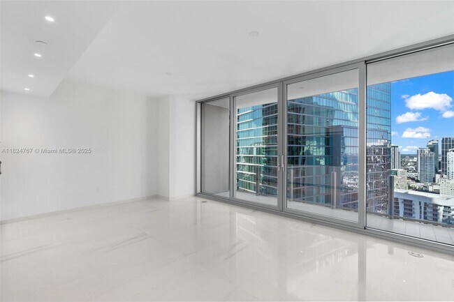 Building Photo - 300 Biscayne Blvd Way