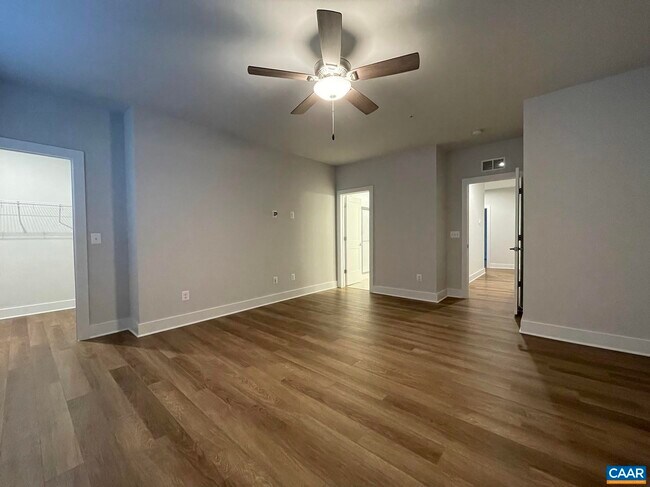 Building Photo - 939 Salamander St