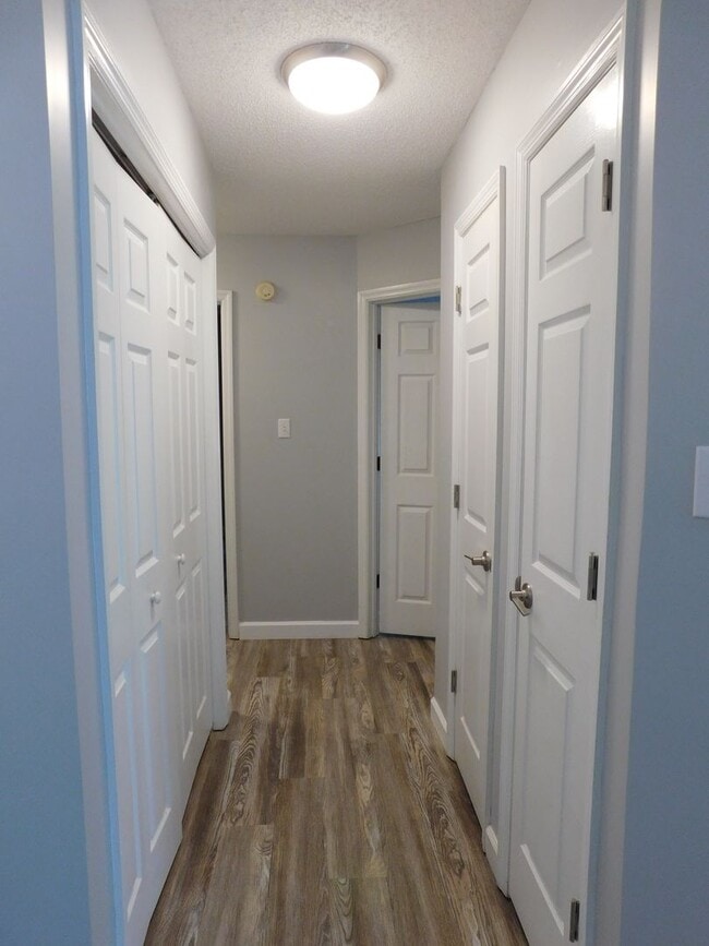 Building Photo - 305 Gibbs Rd