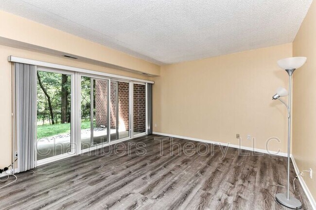 Building Photo - 11831 Shire Ct
