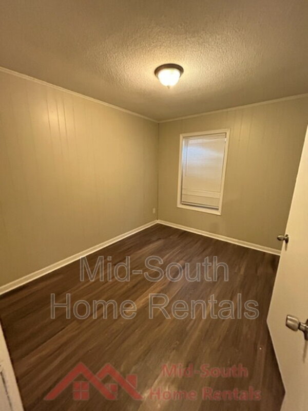 Building Photo - 815 Carol Ann Cove