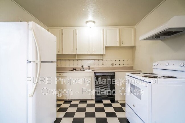 Building Photo - 7007 N Tyler Ave