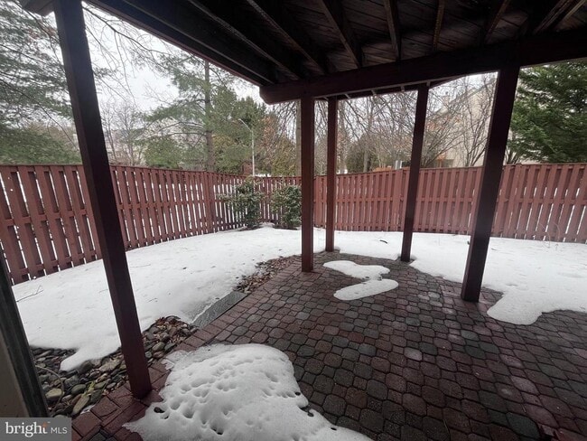 Building Photo - 8110 Meadow Springs Ct