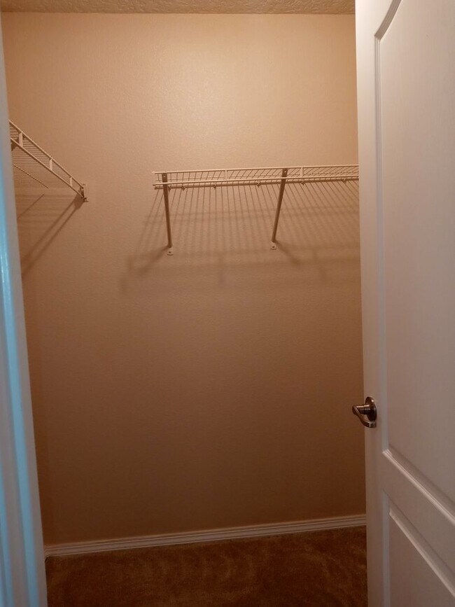 Building Photo - RIO RANCHO THREE BEDROOM