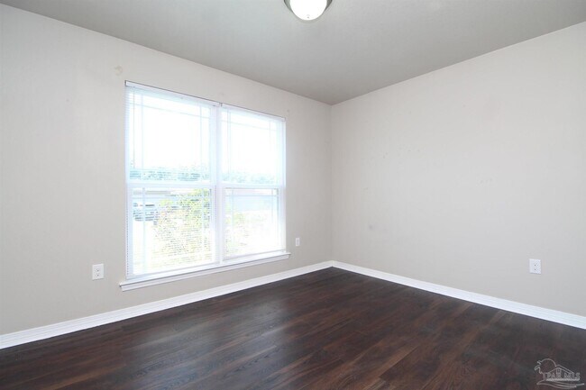 Building Photo - 10660 Shear St