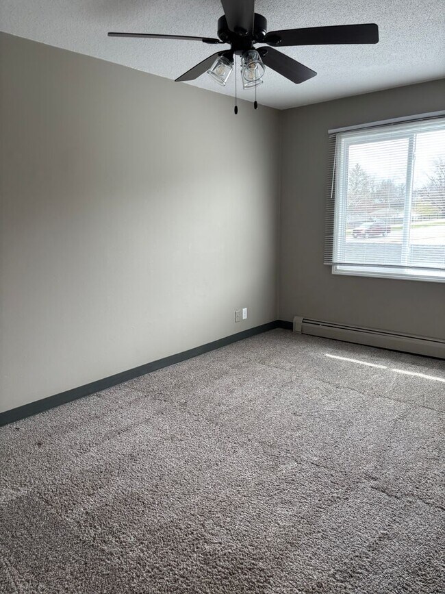 Building Photo - VALLEY HIGH APARTMENTS - 1705
