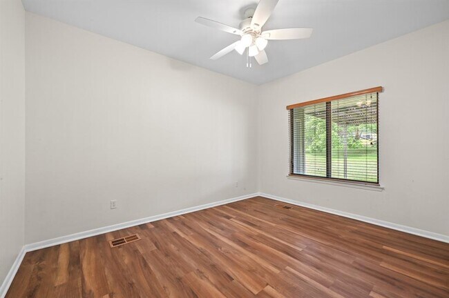 Building Photo - 12753 Burson Dr