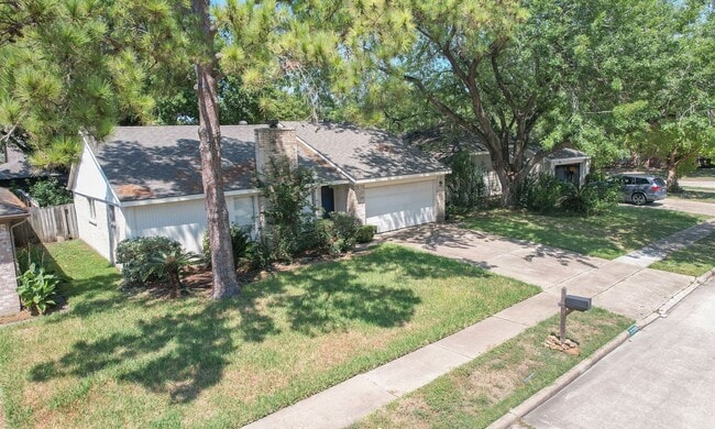 Building Photo - 21306 Park Run Dr