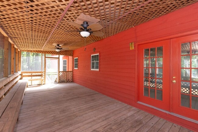 Building Photo - $300 off the first month's rent on a 12 mo...