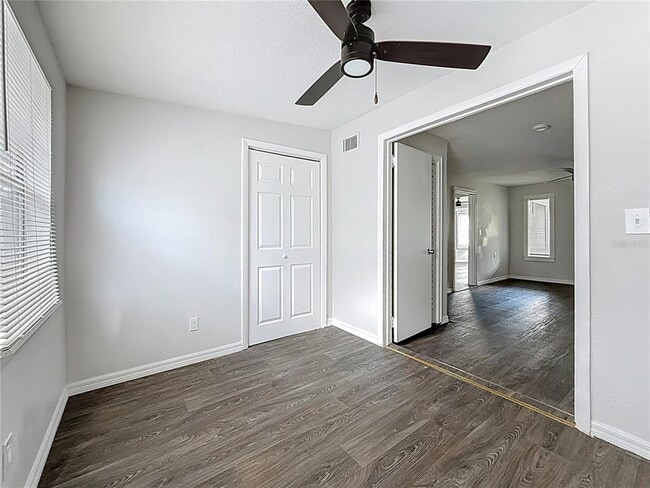 Building Photo - 618 17th Ave S