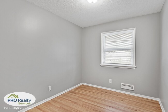 Building Photo - 431 Egret Blvd NW