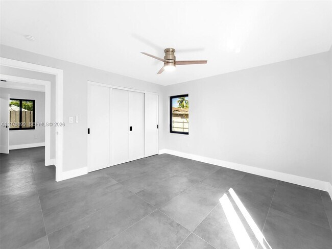 Building Photo - 212 SW 7th St