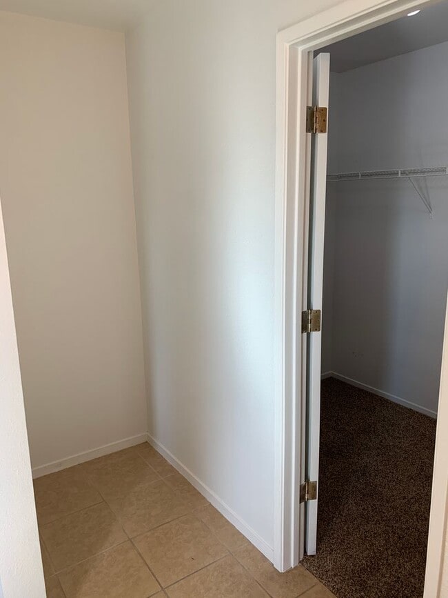 Building Photo - Beautiful 4 Bedroom 3 bath home in Merced!