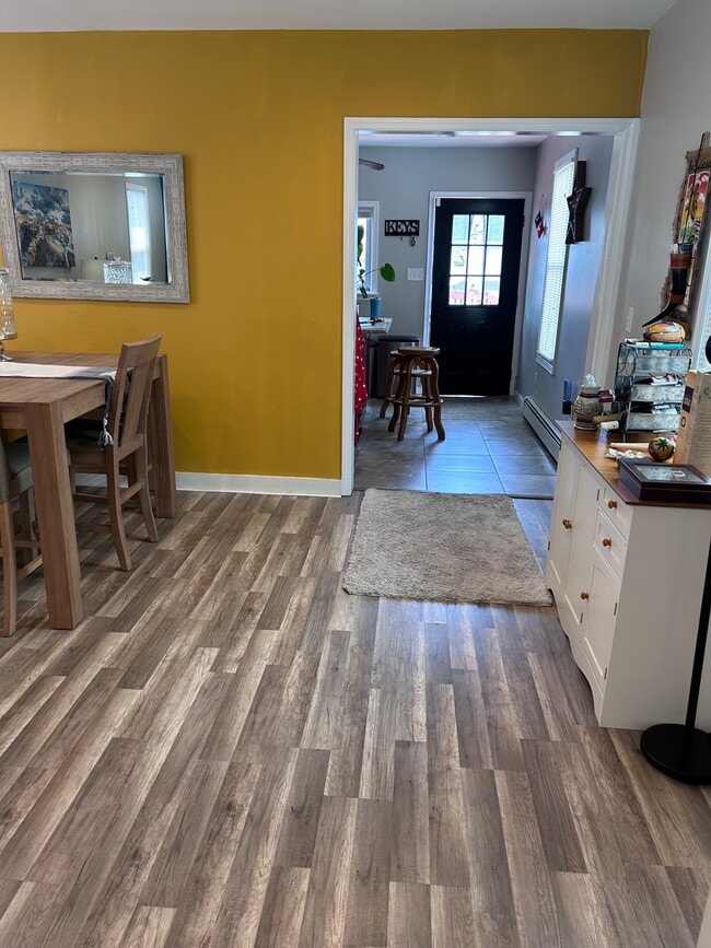 Building Photo - 42 Ella St