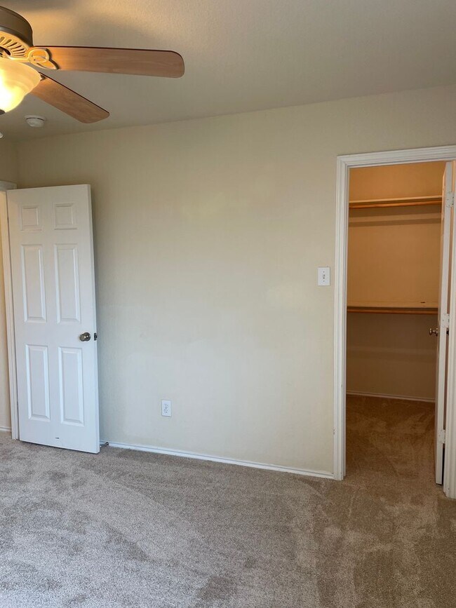 Building Photo - Available Now! Bright & Spacious 3BR/2.5BA with Loft and Two-Car Garage in Sendero Springs