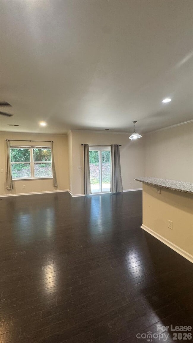 Building Photo - 504 Twelve Oaks Ln