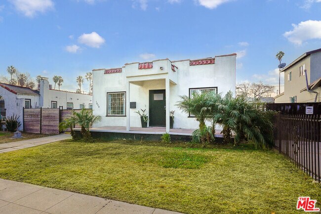 Building Photo - 1828 W 84th St