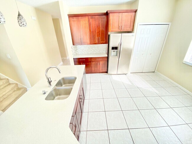 Building Photo - 729 Tuten Trail