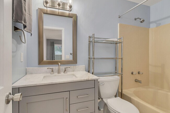 Building Photo - 467 Sandy Ridge Cir