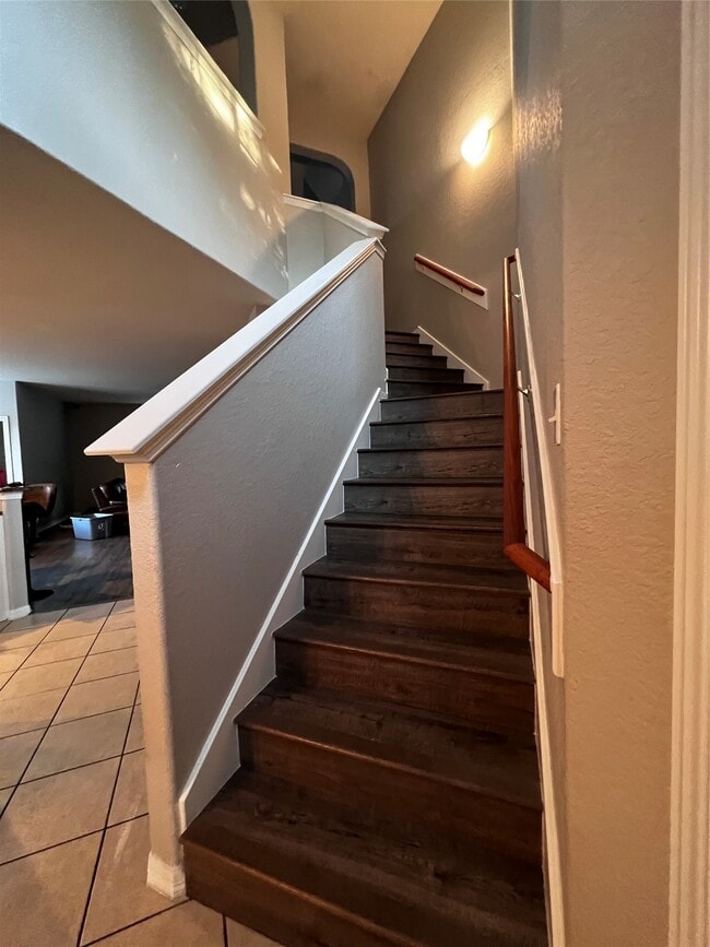 Building Photo - 422 Abbey Ln