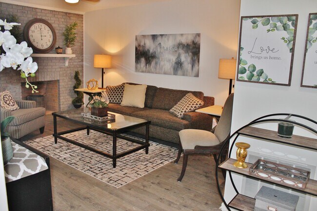 Building Photo - 7805 Renaissance Ct